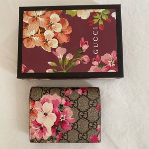 Gucci wallet small